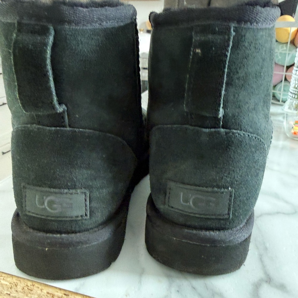 Black Ugg classic mini - image 1